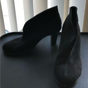 Source Unknown Black Heeled Boots